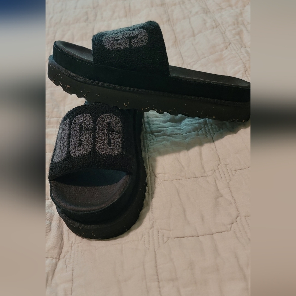 Brand new UGG slides! - Picture 4 of 6